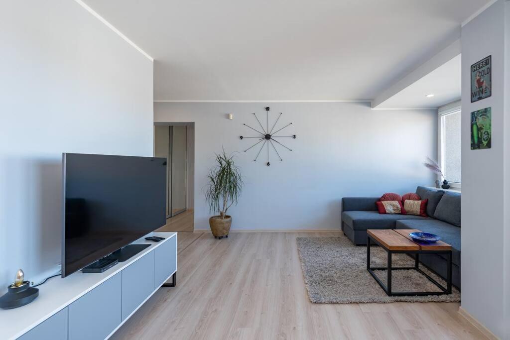 Central 2 Bd Apartment By Hostlovers Kaunas Exterior photo